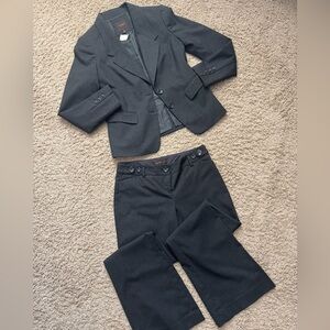 The Limited Ladies Dress Suit 💙